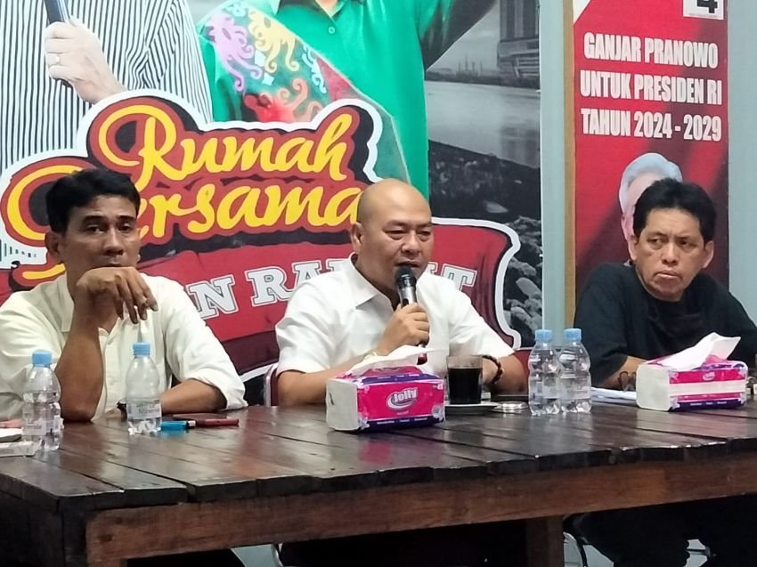 Nikson Nababan bersilaturrahmi dengan relawan di Medan
