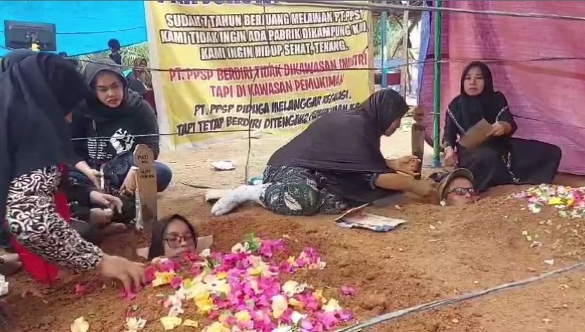 Protes Pabrik Kelapa Sawit Beroperasi, Warga di Labuhanbatu Kubur Diri