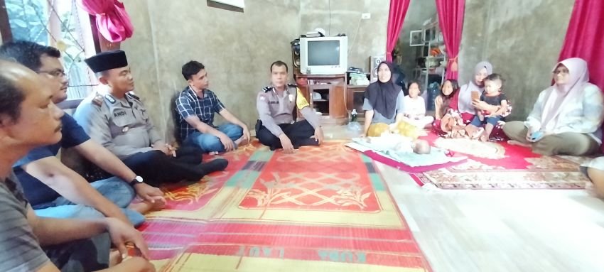 AKBP Dudung Jenguk Bayi Erniayah Penderita Gumpalan Darah di Kepala