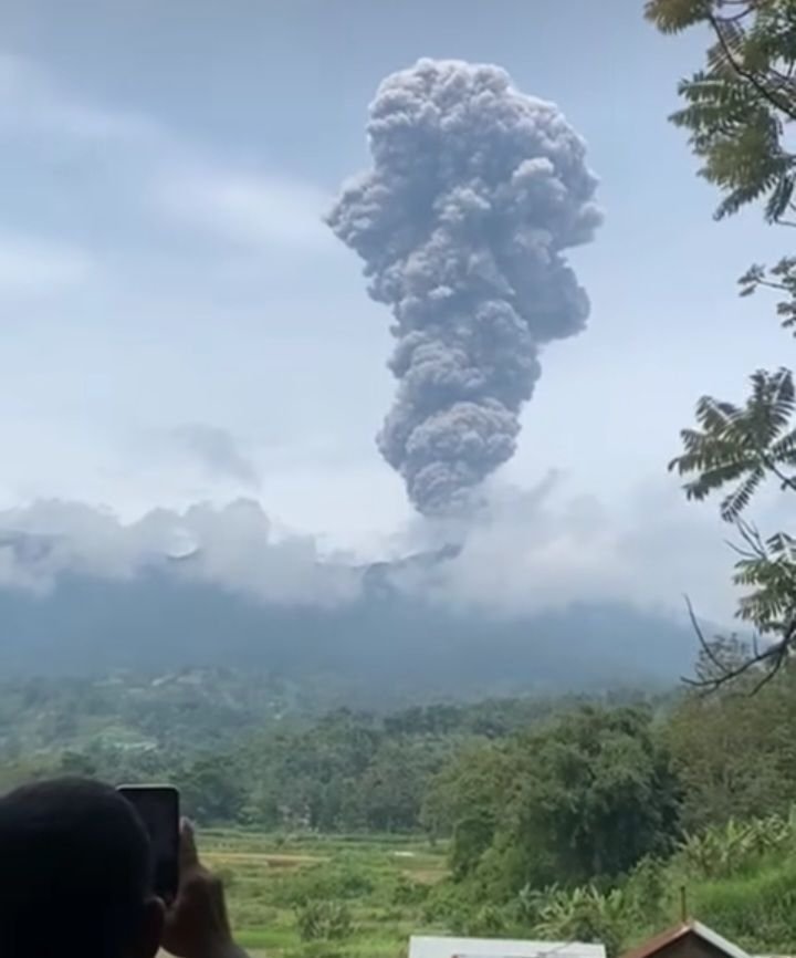 Gunung Marapi Meletus Lagi, Suaranya Sampai Bukittinggi