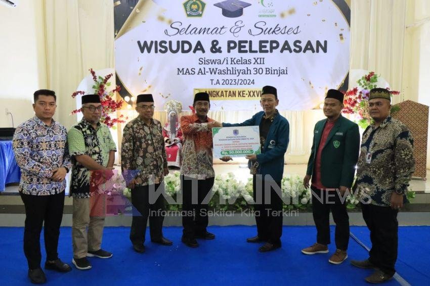 Amir Hamzah Hadiri Pelepasan Siswa Kelas XII MAS Al-Washliyah 30 Kota Binjai