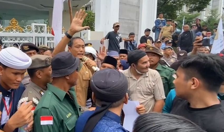 Kecewa, Ribuan Masyarakat Demo Gubernur Tuntut Penyelesaian Konflik Lahan di Sumut