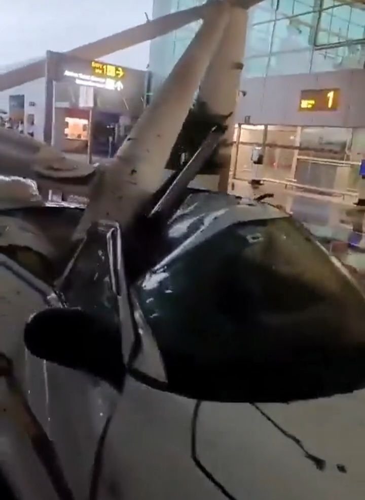 Dihajar Hujan dan Angin Kencang, Atap Bandara New Delhi Ambruk, Satu Tewas