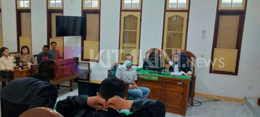 Sidang Penganiayaan Mahasiswi di Parkiran Mall Center Point, Hakim Tegur Ibu Terdakwa