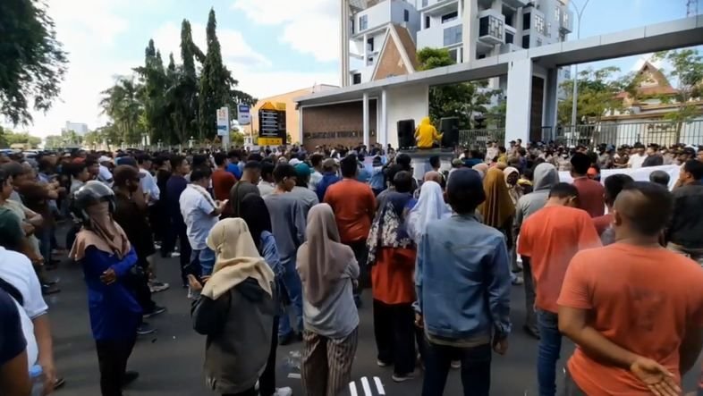 Warga Unjuk Rasa, Desak Usut Dugaan Korupsi Masjid Agung Riau