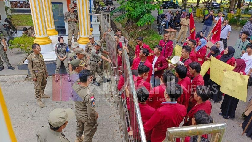 Kecewa Kinerja Faisal, IMM Sumut Geruduk Kantor Bupati Langkat