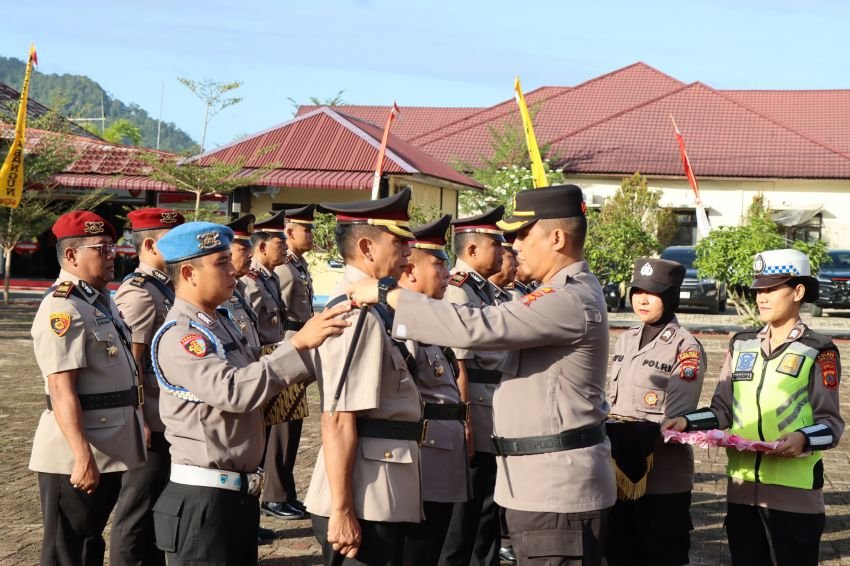 Kabag, Kasat dan Kapolsek Polres Tapteng Berganti
