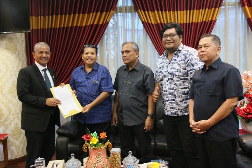 Datangi Ketua DPRD Sumut, Pemerhati Pembangunan Jalan Minta Lanjutkan Proyek Multiyears Rp2,7 T
