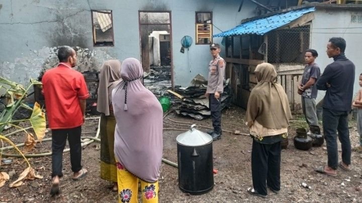 Diduga Korsleting Listrik, Satu Rumah di Simangambat Paluta Hangus