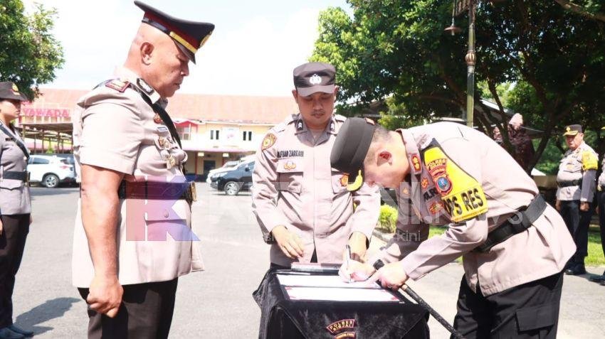 AKBP Bambang Utomo Serah Terimakan Jabatan 5 PJU di Polres Binjai