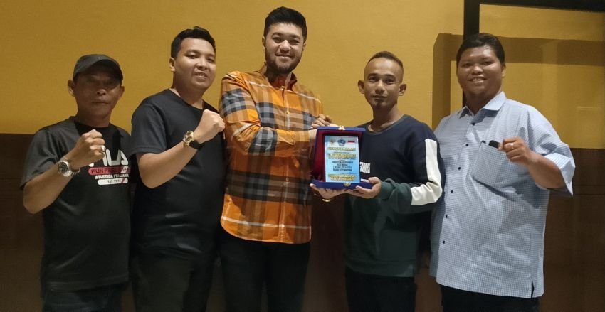 El Adrian Shah Terima Penghargaan Tokoh Pemuda Inspiratif Kota Medan Selama 1 Dekade