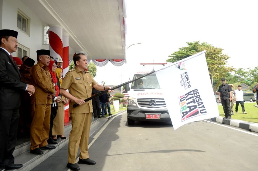 Siap Tangani Kejadian Daruat Saat PON XXI, Fatoni Lepas Parade Mobil Ambulance