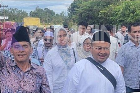 Seribuan Massa Sambut dan Antar Dolly Pasaribu Mendaftar ke KPU Tapsel