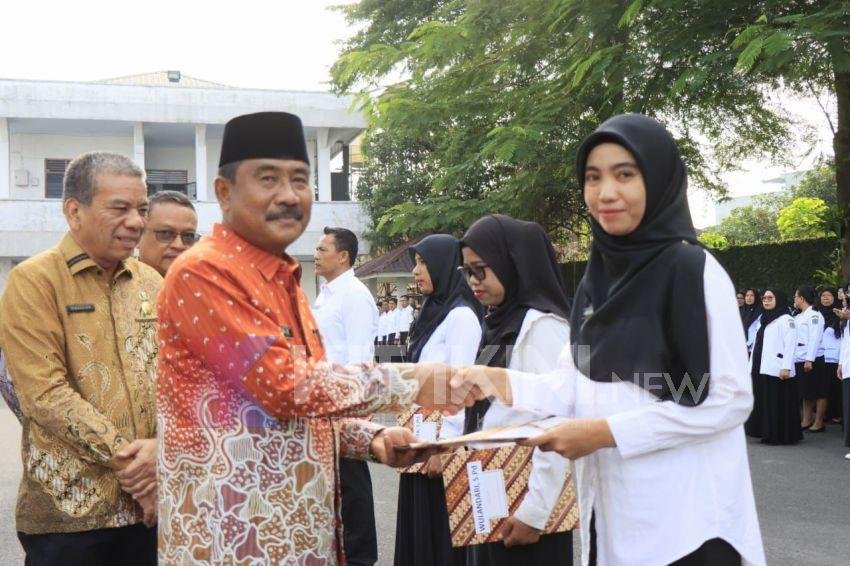 Serahkan SK PPPK, Amir Hamzah: Wali Jadilah Guru Berdedikasi dan Menginspirasi