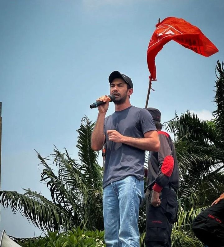 Aktor Reza Rahadian Turun ke Jalan, Protes Revisi UU Pilkada