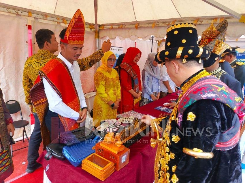 Agus Fatoni Kunjungi Stand Pameran Hasil Karya WBP Rutan Kelas I Medan