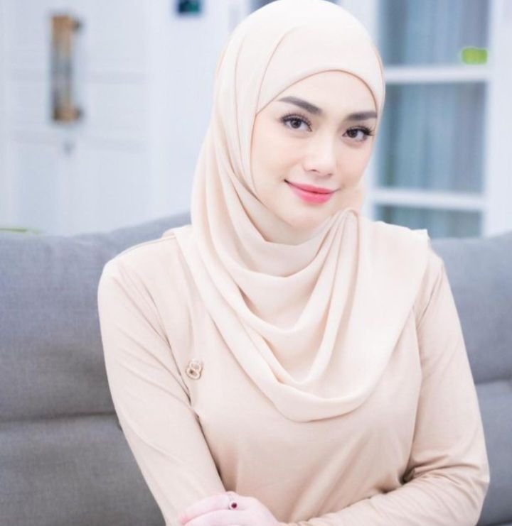 Umi Pipik Konfirmasi Celine Evangelista Menjadi Mualaf: Sudah Lama dan Penuh Proses