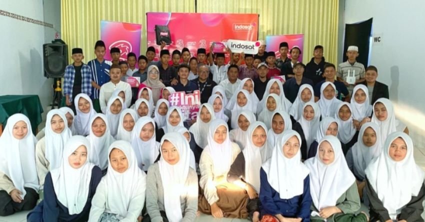 Ratusan Pesantren dapat Router Internet Tri