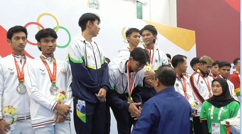 Tangisan Kemenangan Tim Beregu Putra Puti Jabar Squash Bawa Medali Emas