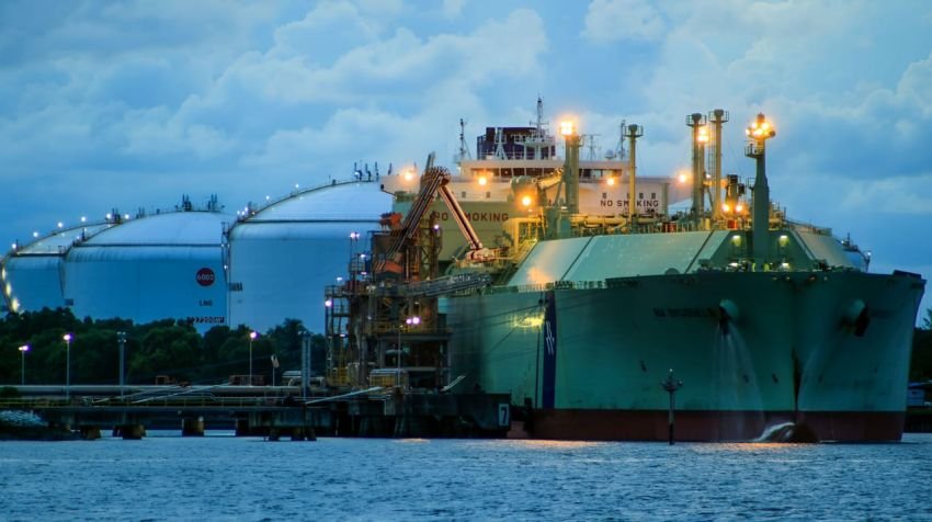 Tetap Kembangkan Proyek Transmisi, Adaptif Tingkatkan Bisnis LNG
