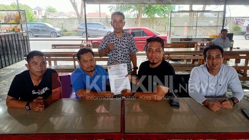 Pengurus Daerah FSP KEP SPSI Sumut Serahkan SK Karateker PC Dairi