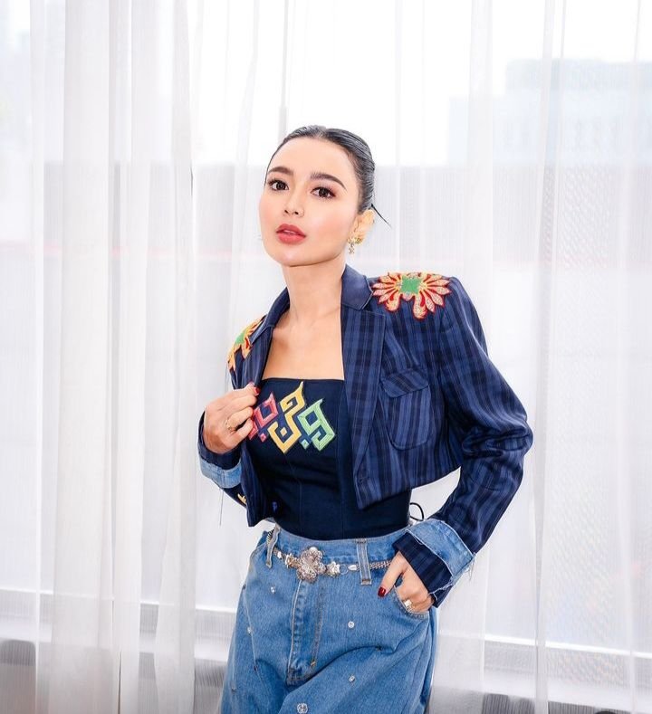 Aksi Wika Salim Cium Penonton hingga Pingsan, Viral di Dunia Maya