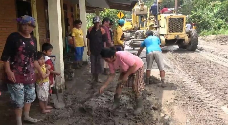 Banjir Bandang Terjang Pemukiman Warga di Samosir