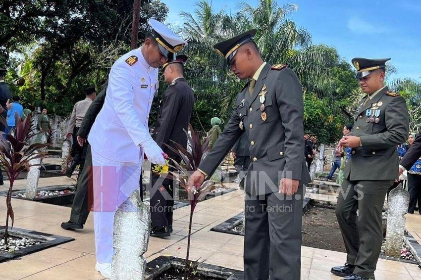 Upacara Ziarah Nasional Dalam Rangka Peringatan HUT ke-79 TNI