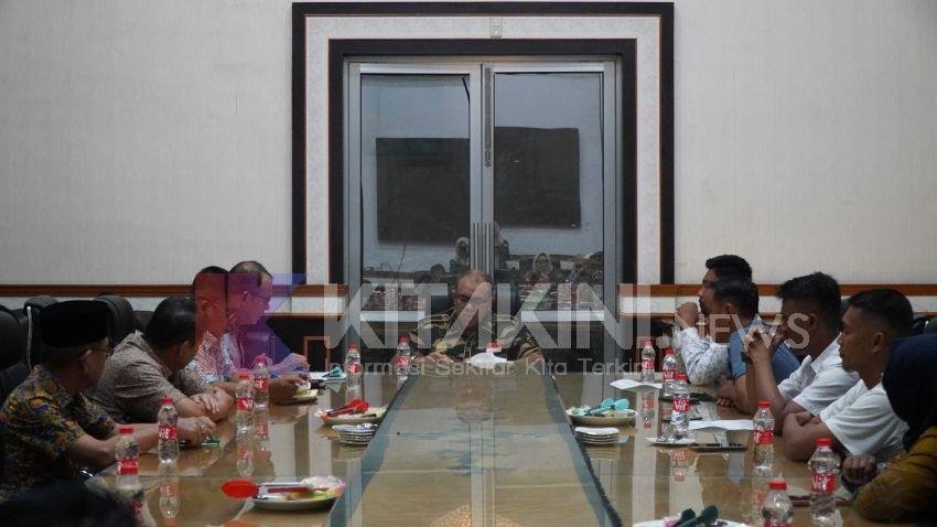 Tuntut Pembatalan SK dan Stop Kriminalisasi Guru Honorer, Calon Guru PPPK Temui Pj Bupati Langkat