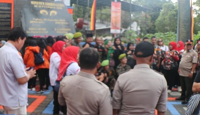 Keluarga Korban Peringati Gempa Dahsyat 15 Tahun Lalu di Padang