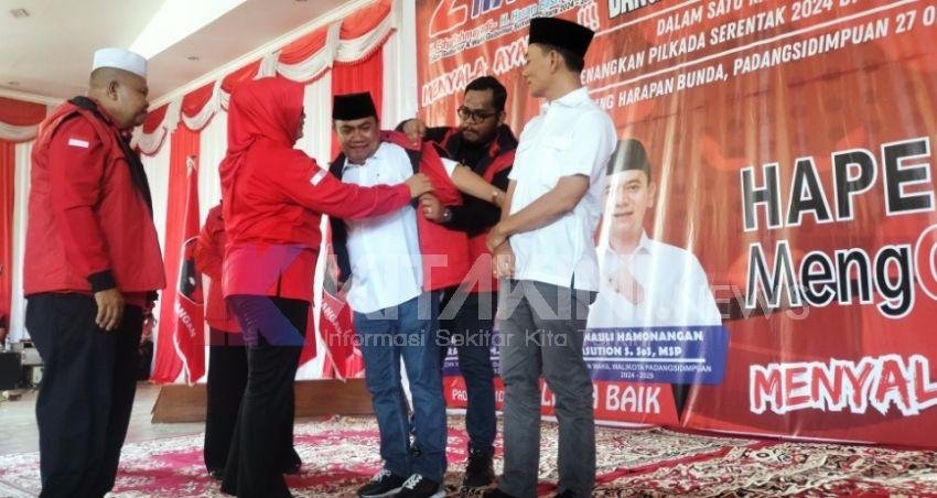 Sematkan Rompi Perjuangan, Simbol PDIP Padangsidimpuan Siap Menangkan Hapendi-Gempar