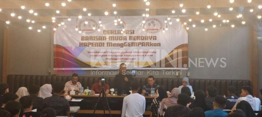 Ratusan Mahasiswa &lsquo;Barisan Muda&rsquo; Deklarasi ke Paslon Hapendi-Gempar di Padangsidimpuan