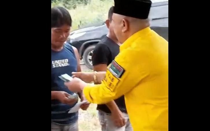 Video Viral Bagi-bagi Uang, Ketua Golkar Dairi Bantah Money Politik