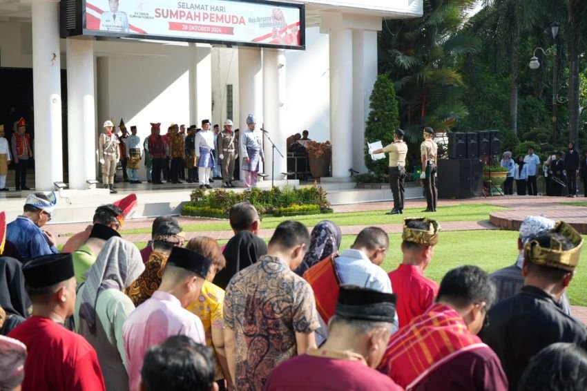 Kenakan Pakaian Adat Melayu, Plt Wali Kota Medan Pimpin Upacara Sumpah Pemuda