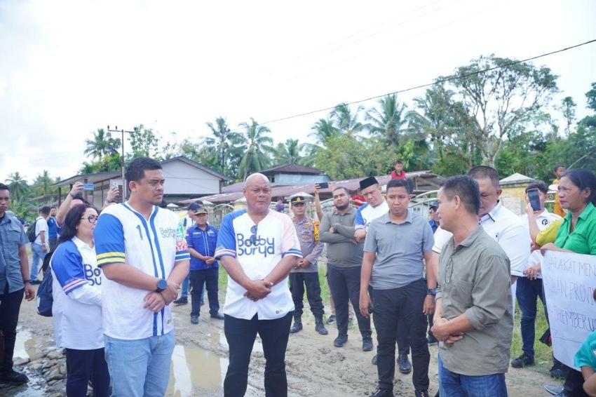 Bobby Nasution Dihadang Warga Saat Tinjau Jalan Provinsi yang Rusak Parah di Nias Utara