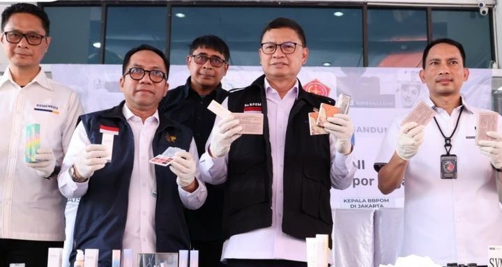 Kosmetik Berbahaya Tanpa Izin Edar Dijual Bebas, BPOM Gerebek Toko Online di Jakarta