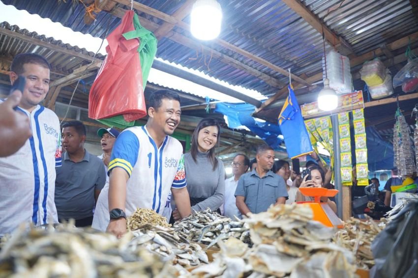 Begini Bobby Nasution dan Kahiyang Ayu Tinjau Pasar Gunungsitoli