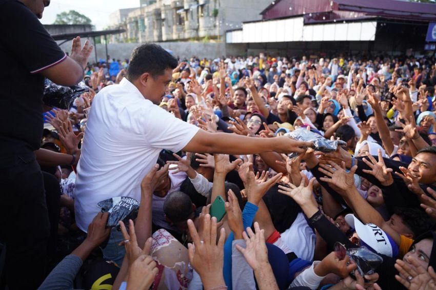 Lautan Manusia Meriahkan Senam Bobby-Surya di Deliserdang