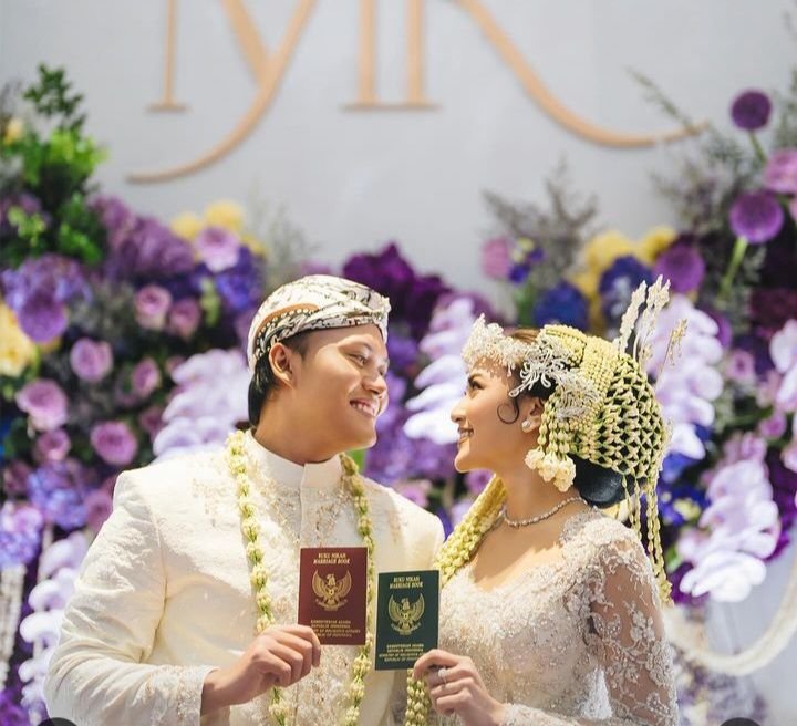 Soal Buku Nikah Palsu, Rizky Febian Serahkan pada WO