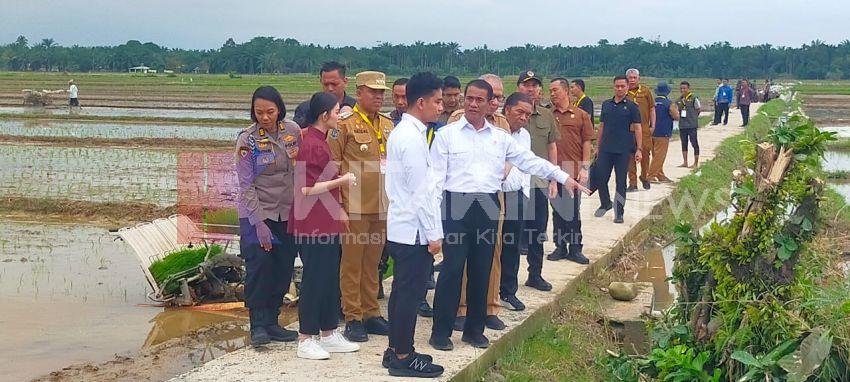 Kunker ke Langkat, Wapres Gibran Beri Bantuan Alsintan dan Benih Padi Jagung