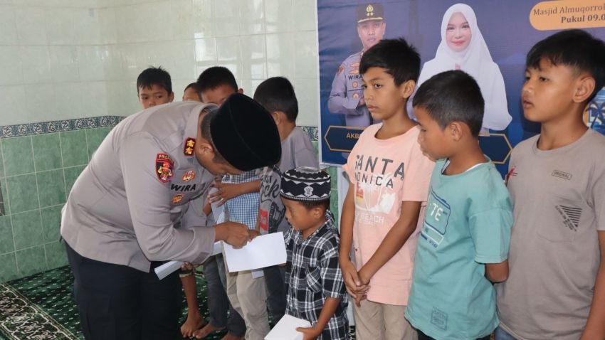 Senyum Ceria 30 Anak Yatim Piatu Saat Polres Padangsidimpuan Peringati Isra&rsquo; Mi'raj