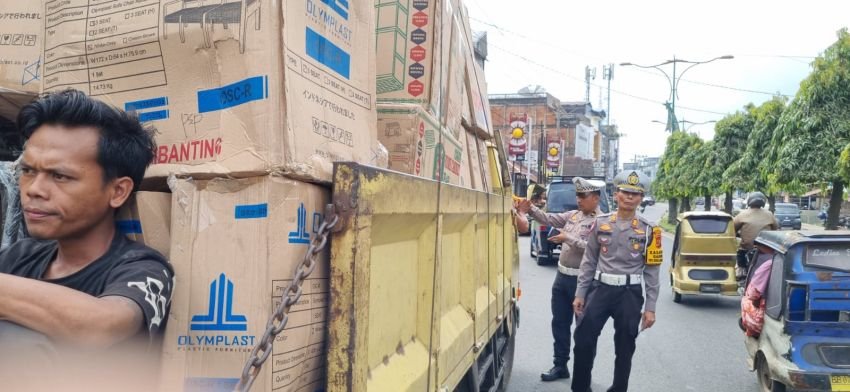 AKP Rianto Himbau Pengendara Taat Berlalulintas