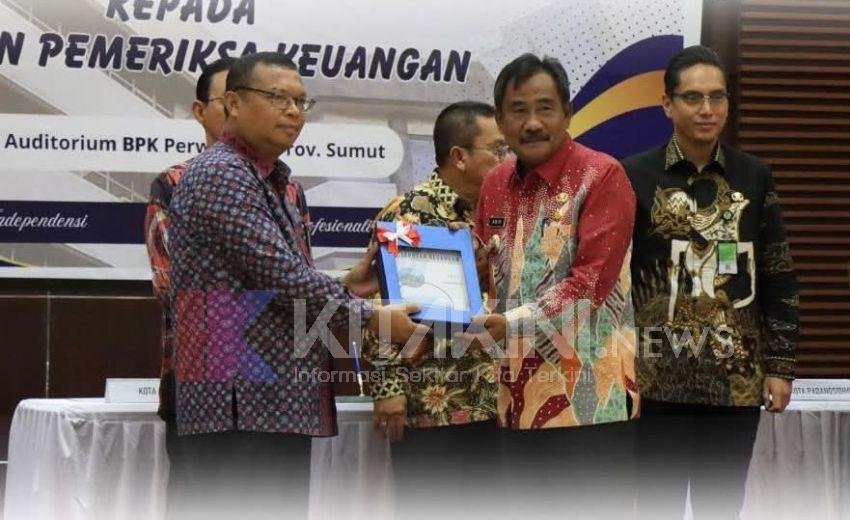 Wali Kota Binjai Serahkan Laporan Keuangan Pemko ke BPK RI