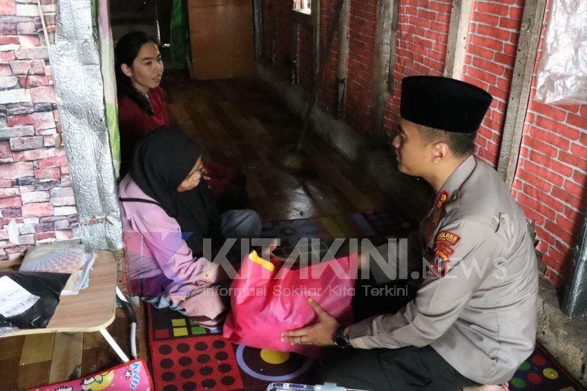 Door to Door, Kapolres Tapteng Salurkan Bansos Kepada Warga Tak Mampu