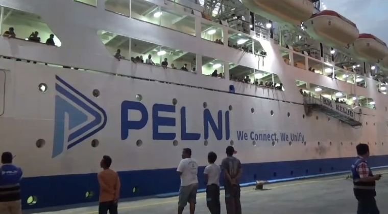 Arus Mudik Perdana Ribuan Orang Padati Pelabuhan Belawan