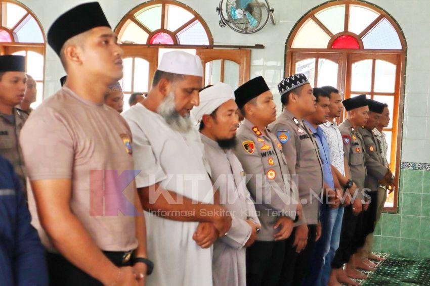 Polres Padangsidimpuan Doakan Almarhum Personel Polda Lampung Dengan Sholat Ghaib