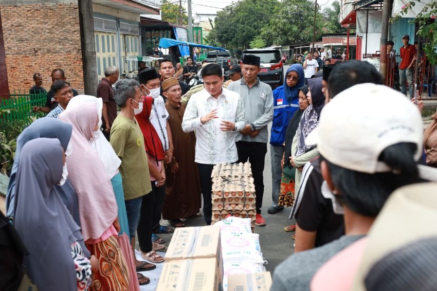 Ricky Anthony Bantu 19 Unit Rumah Terbakar di Berandan, Langkat