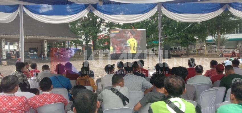 KONI Siantar Gelar Nonton Bersama Indonesia vs Australia, Sekaligus Berbagai Takjil Gratis