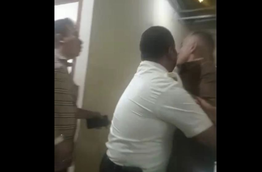 DPRD Medan Geger: Dua Anggota Dewan Baku Hantam di Kamar Mandi!