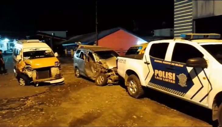 Tabrakan Beruntun di Jalinsum Dairi, 9 Orang Luka-luka